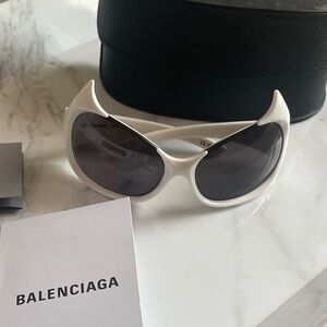 Balenciaga Gotham Cat Sunglasses white